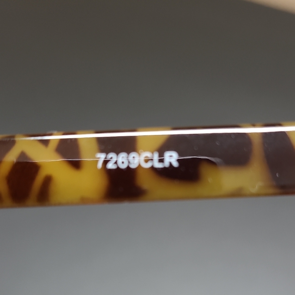 Tortoise Shell Pattern Glasses - Picture 3 of 8